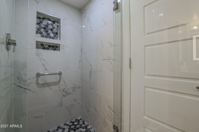 Building Photo - 3640 N 70th St