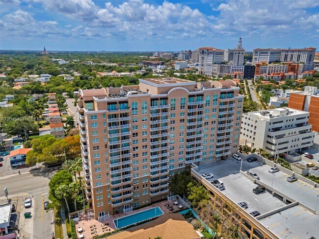 Building Photo - 2665 SW 37th Ave
