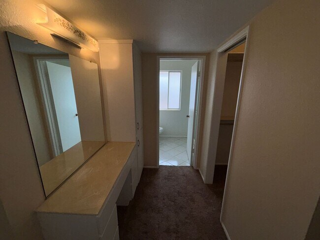 Building Photo - 10551 W Prairie Hills Cir