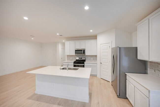 Building Photo - 31730 Hallington Hl Ln