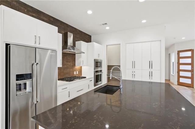 Building Photo - 2329 Vagas St