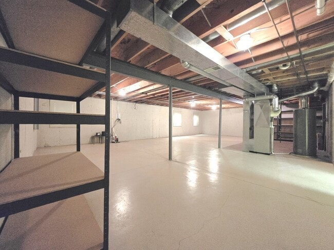 Building Photo - 713 Alsace Ct