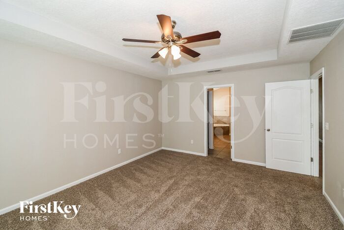 Building Photo - 15612 Mason Lakes Dr