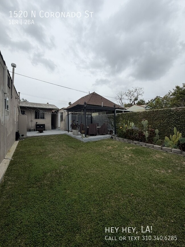 Building Photo - 1520 N Coronado St