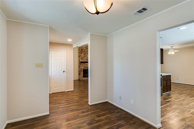 Building Photo - 927 Redcedar Way Dr