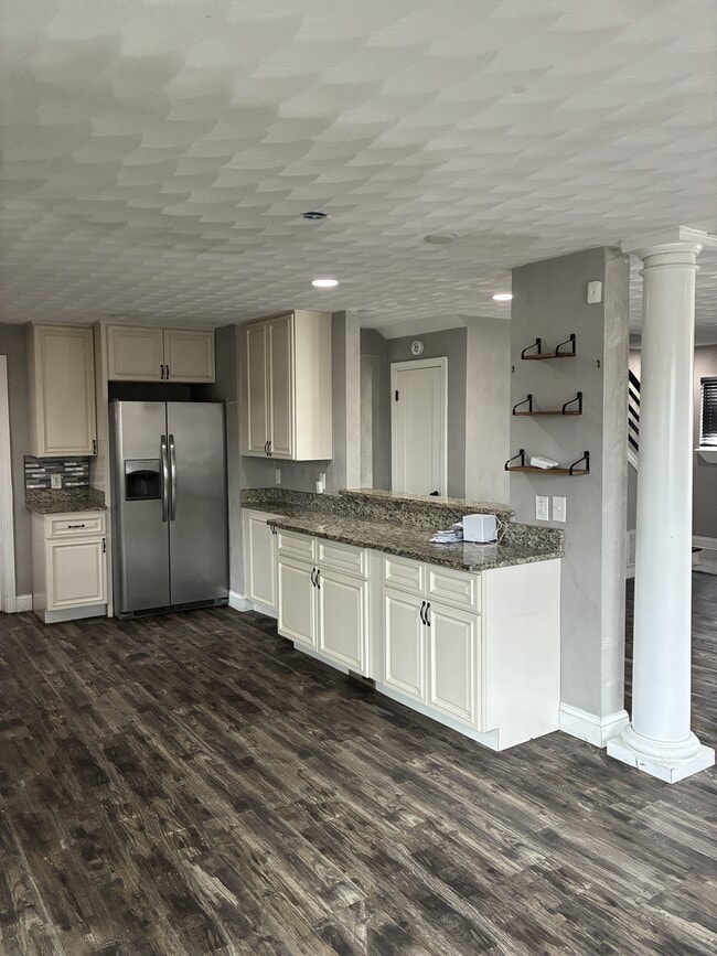 Building Photo - 2808 Beachmont Ave