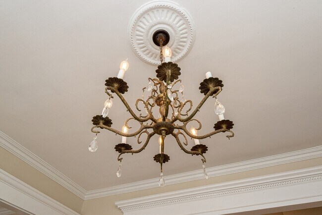 Building Photo - 23 Atlantic St