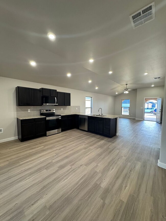 Building Photo - Brand New Construction 3/2/2 2024 West Pla...