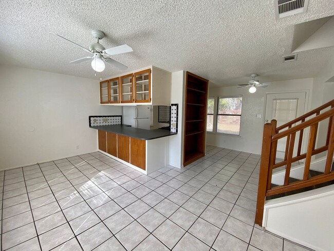 Building Photo - 30th-407 E