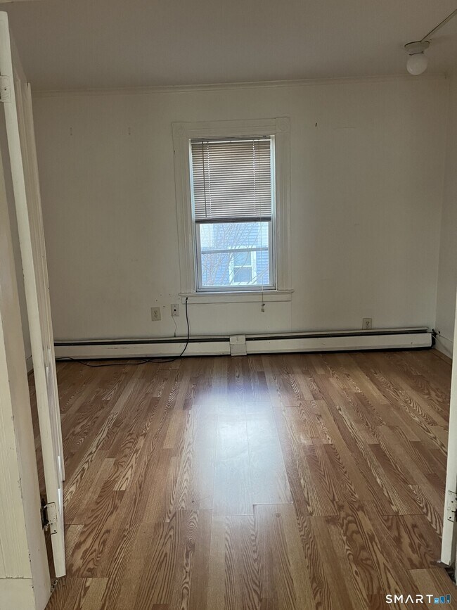 Building Photo - 128 S Whittlesey Ave