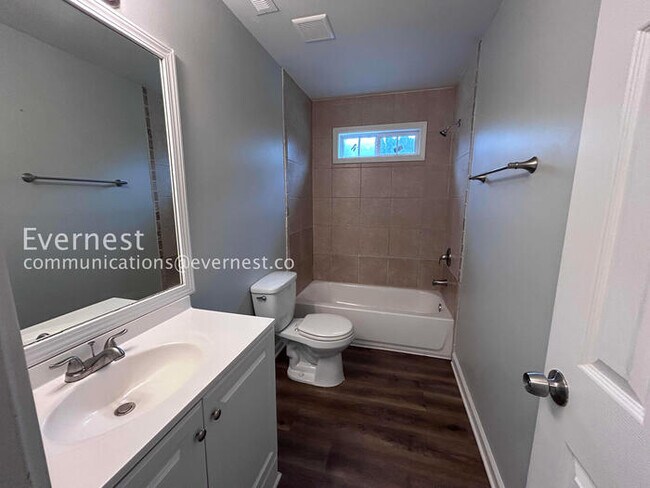 Building Photo - 2007 Morehouse Dr NW