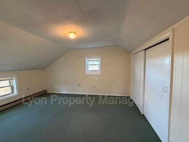 Building Photo - 35 Albert Ave