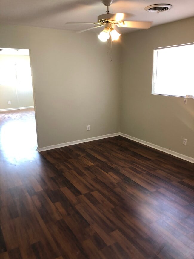 Building Photo - 1111 Sycamore St