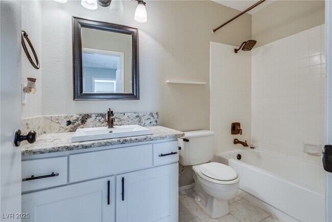 Building Photo - 2232 Chapman Hill Dr