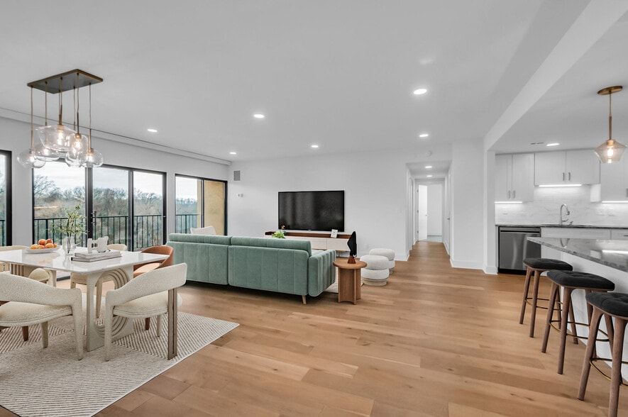 Building Photo - 6666 Brookmont Ter