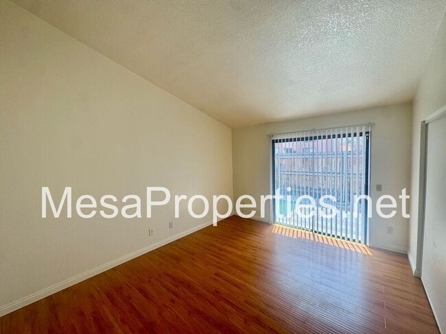 Building Photo - 1423 Willow Tree Ln