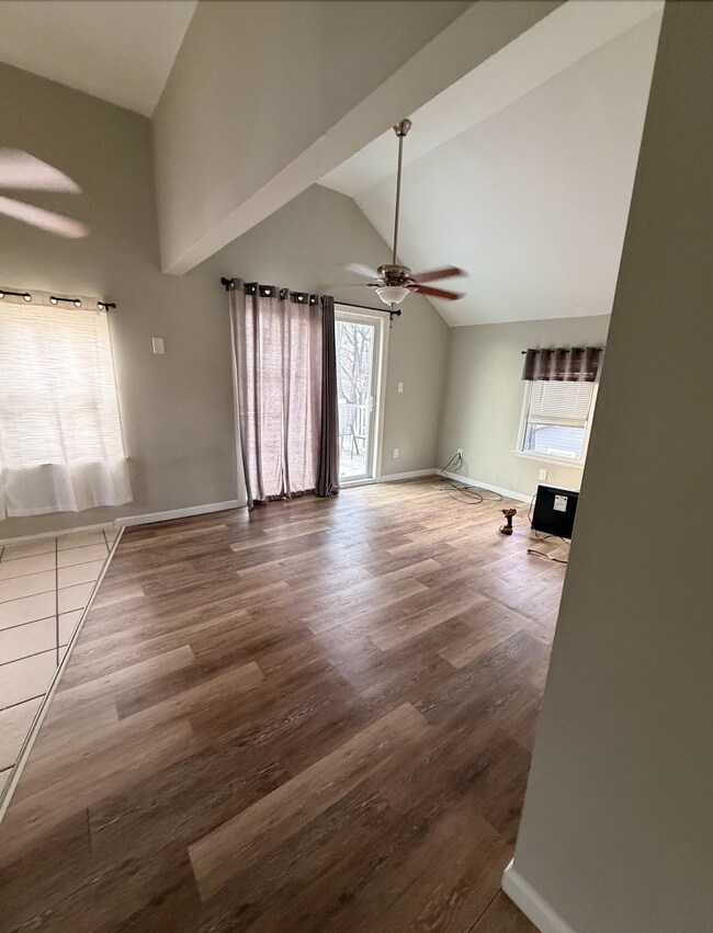 Building Photo - 405 S Boyd St