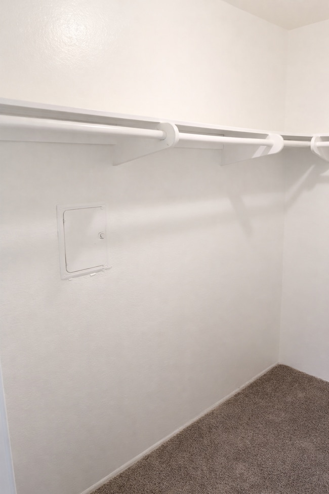 Building Photo - 2920 Briarwood Rd