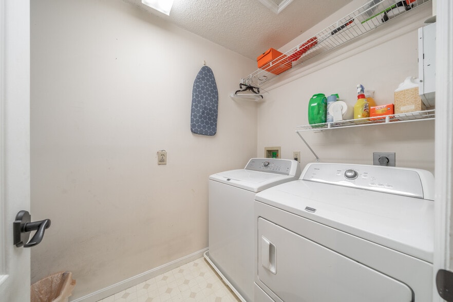 Building Photo - 836 Rossford Run