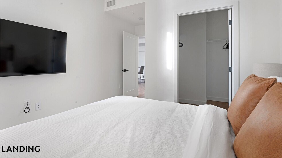 Building Photo - 632 Howard Rd SE