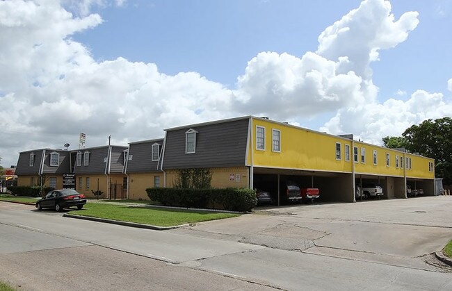 Building Photo - 4015 Broadway St