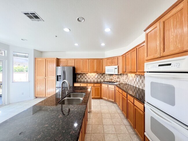 Building Photo - 509 Marla Dr