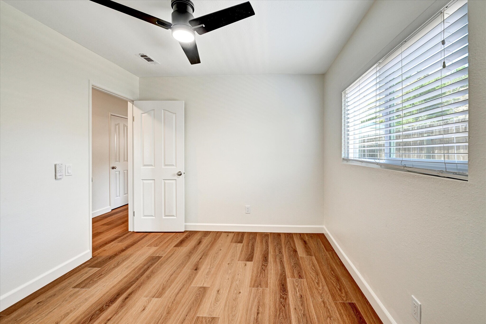 Building Photo - 1738 Hanford Dr