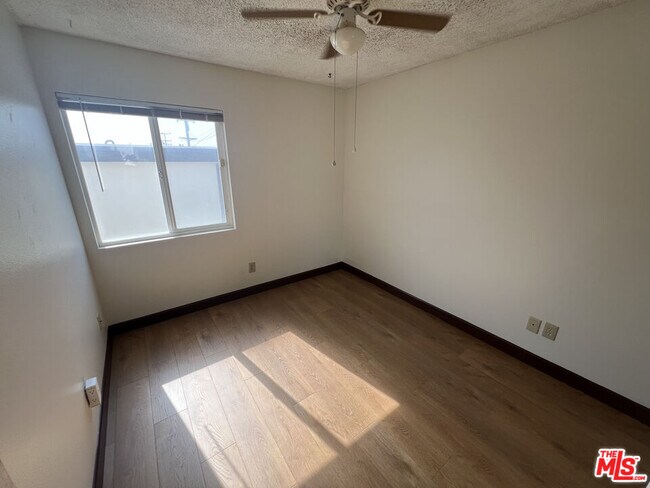 Building Photo - 1328 9th St