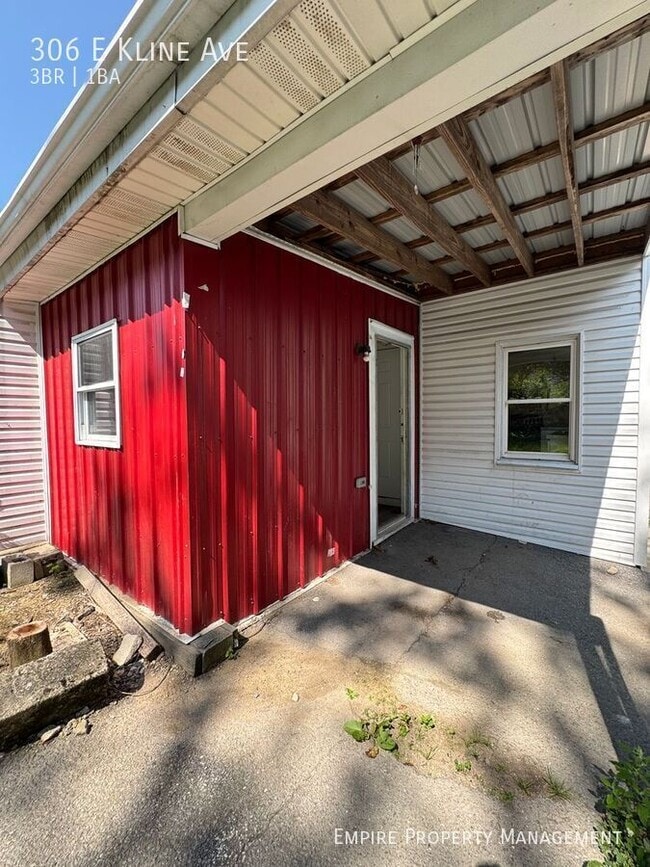 Building Photo - 306 E Kline Ave