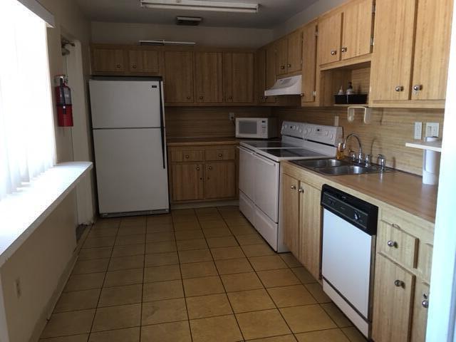 Building Photo - 4154 Inverrary Dr
