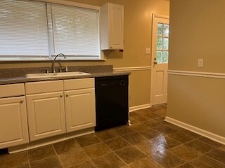 Building Photo - 629 Forest Lake Dr N