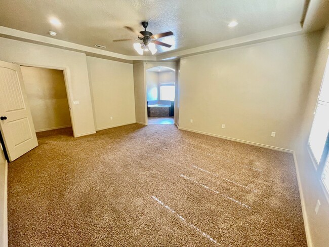 Building Photo - Pet-Friendly Five Bedroom Home w/Office, R...