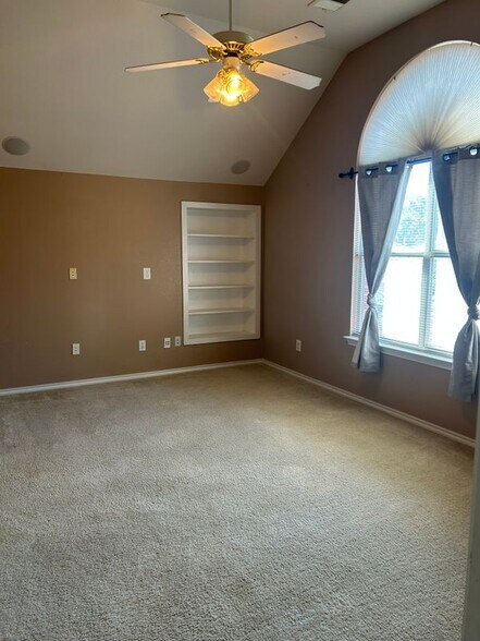 Building Photo - 753 Bridle Trail