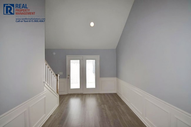 Building Photo - Gorgeous end unit 2 bedroom townhouse with garage! PLUS Loft!