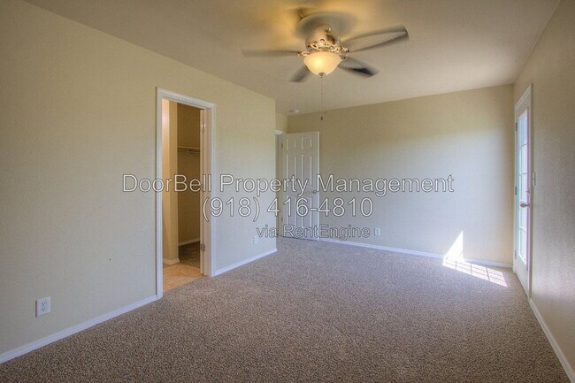 Building Photo - 5807 N 34th St