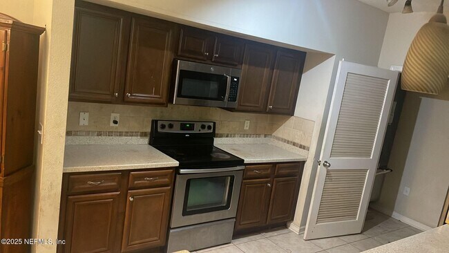 Building Photo - 4959 Key Lime Dr