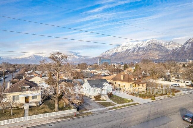 Building Photo - 792 500 N