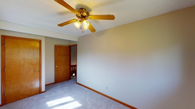 Building Photo - 3922 Ridgedale Dr