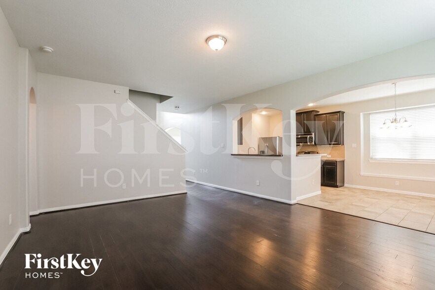 Building Photo - 28911 Hidden Lake Ct