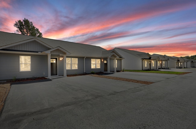 Building Photo - 107 Lyman Lodge Rd