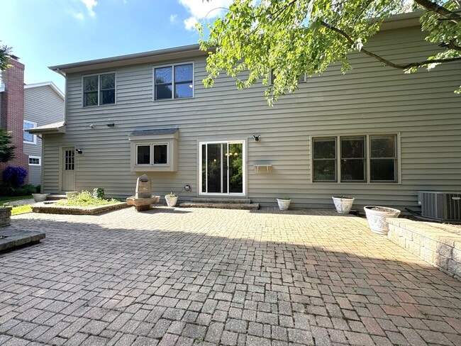 Building Photo - 3828 Caine Ct