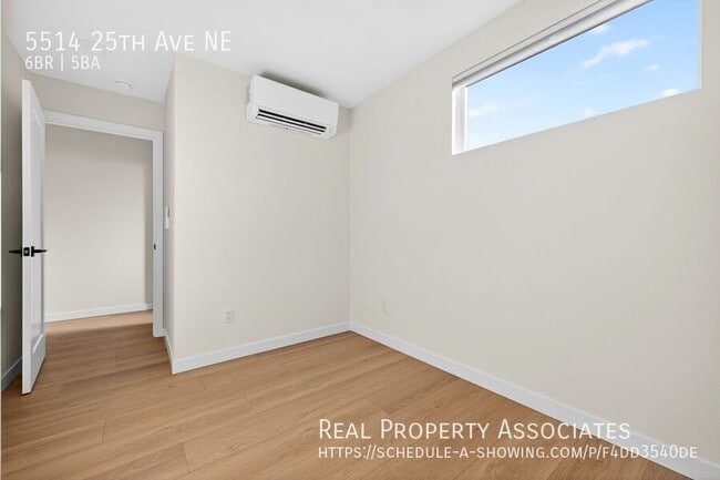 Building Photo - 5514 25th Ave NE