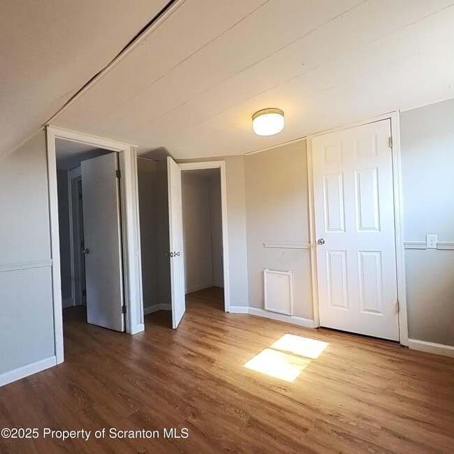 Building Photo - 919 Wood St