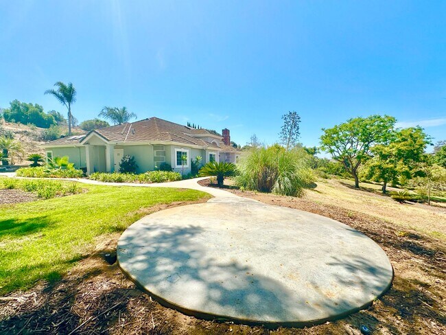 Building Photo - 4286 La Canada Rd