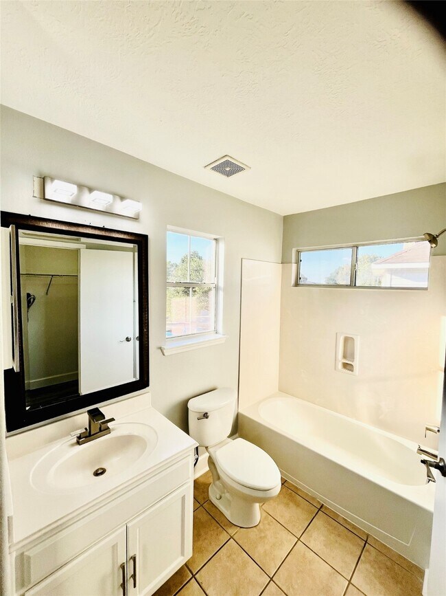 Building Photo - 17030 Cypresswood Glen Tr