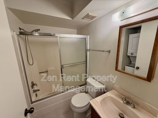 Building Photo - 286 W Palomino Dr