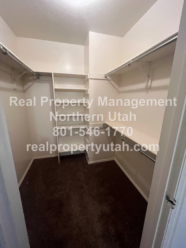 Building Photo - Large 5 Bedroom Home In Farmington Coming ...