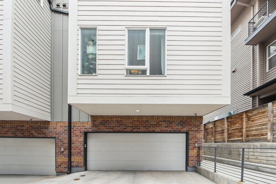 Building Photo - 3541 S Emerson St