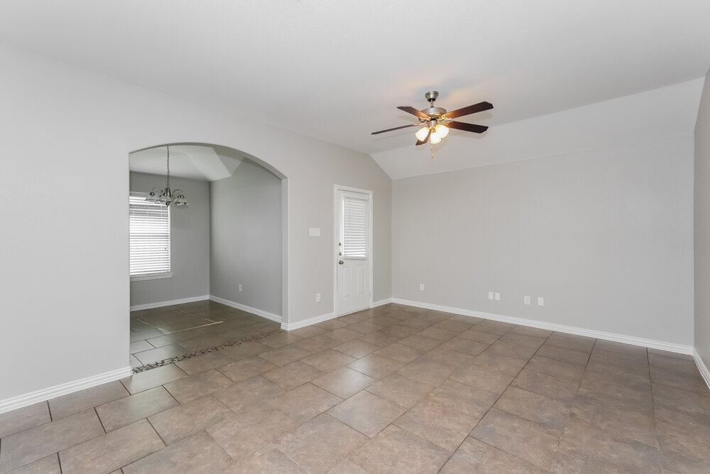 Building Photo - 7653 Rainbow Creek Dr