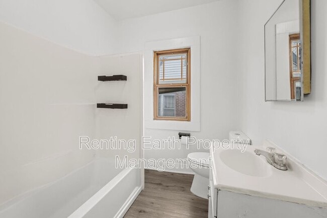 Building Photo - 1563 Martin Ave